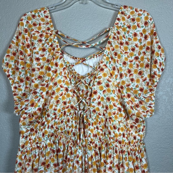Torrid Floral Blouse in Yellow and Orange - Picture 3 of 6